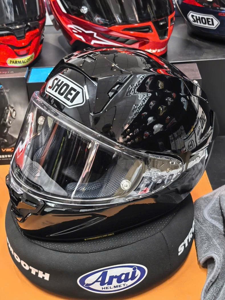 SHOEI X15 亮黑